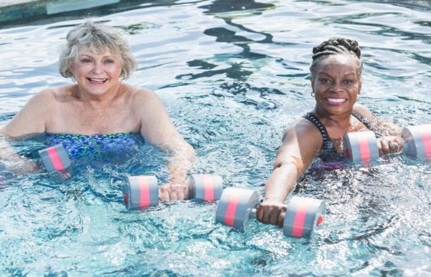 Here Are Some Great Exercises That Will Keep You Fit in Your Plunge Pool